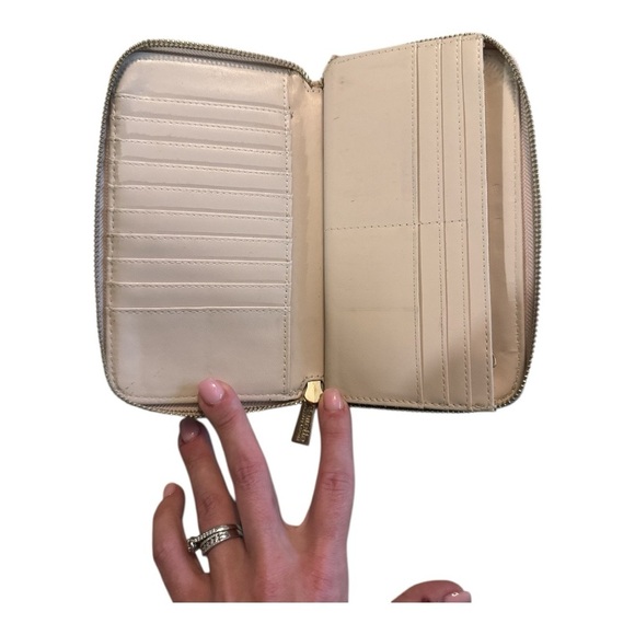 NANNETTE LEPORE Elegant Cream Wallet - Picture 4 of 4